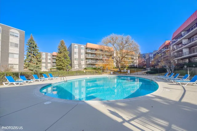 $329,900 | 4900 Foster Street, Unit 412, Skokie, IL 60077