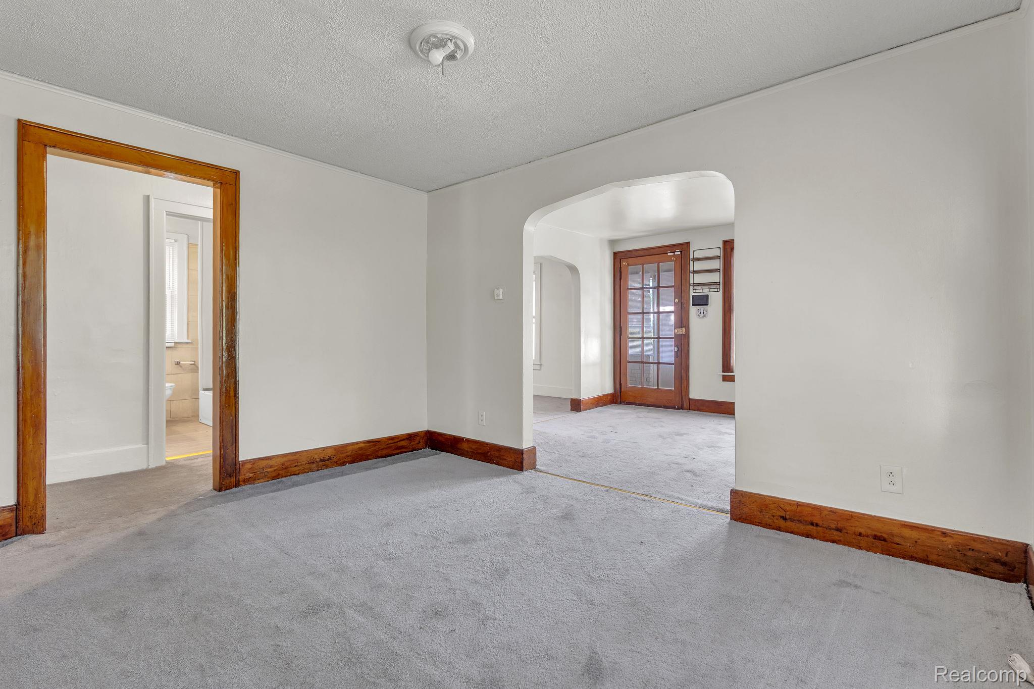 4877 Maynard Street Detroit, MI 48215 - Photo 9 of 41 15-web-or-mls-FZ3A6791.jpg