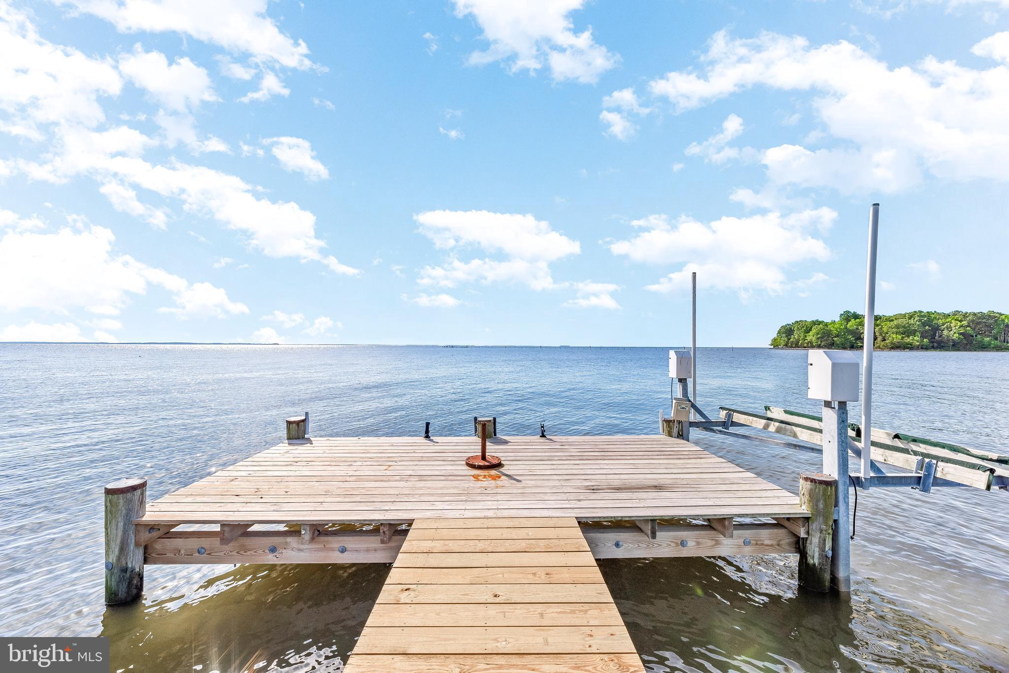 4749 Oak Road Shady Side, MD 20764 - Photo 14 of 51 Platform the perfect place to take it all in!