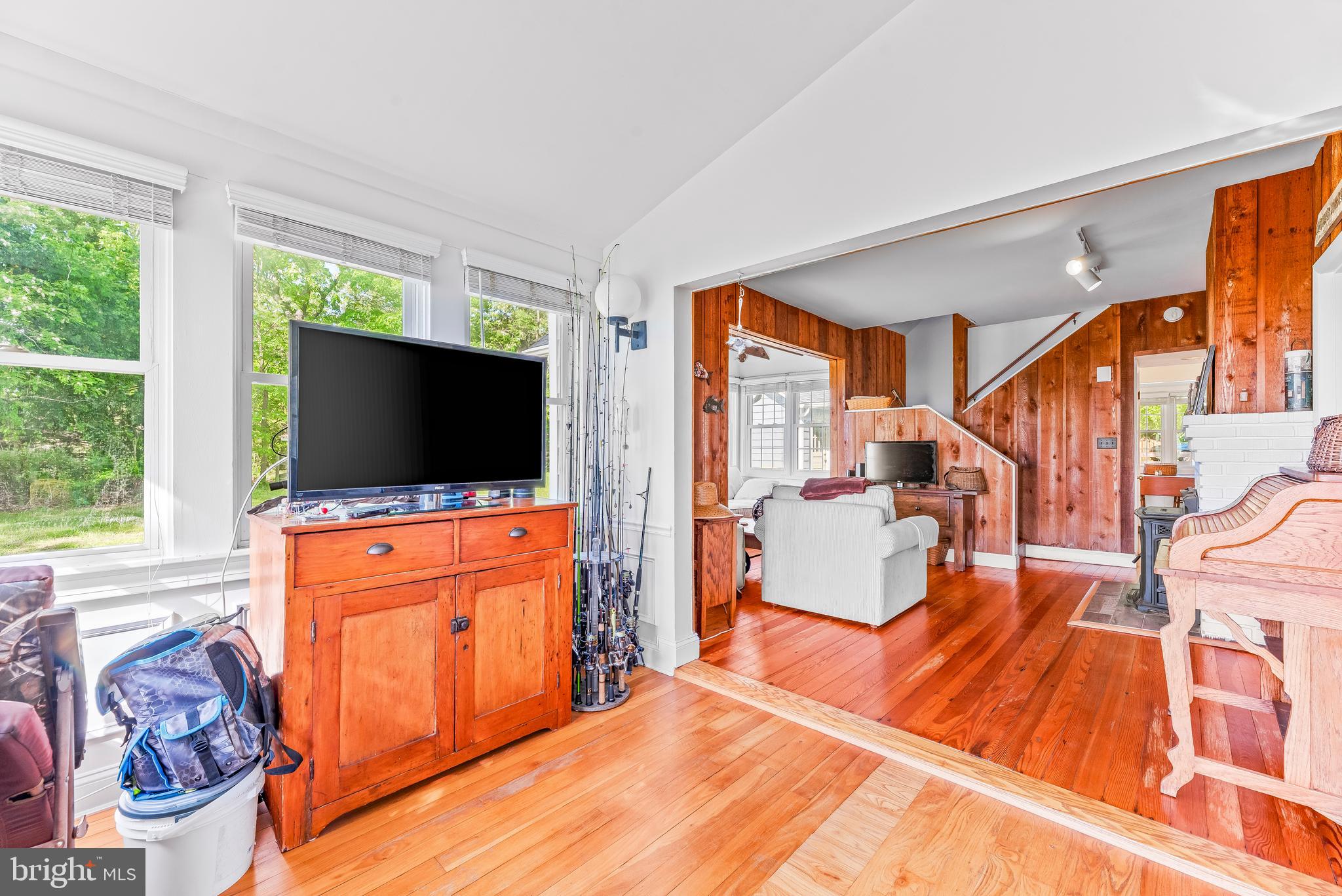 4749 Oak Road Shady Side, MD 20764 - Photo 31 of 51 Enter the home and into the spacious living area.