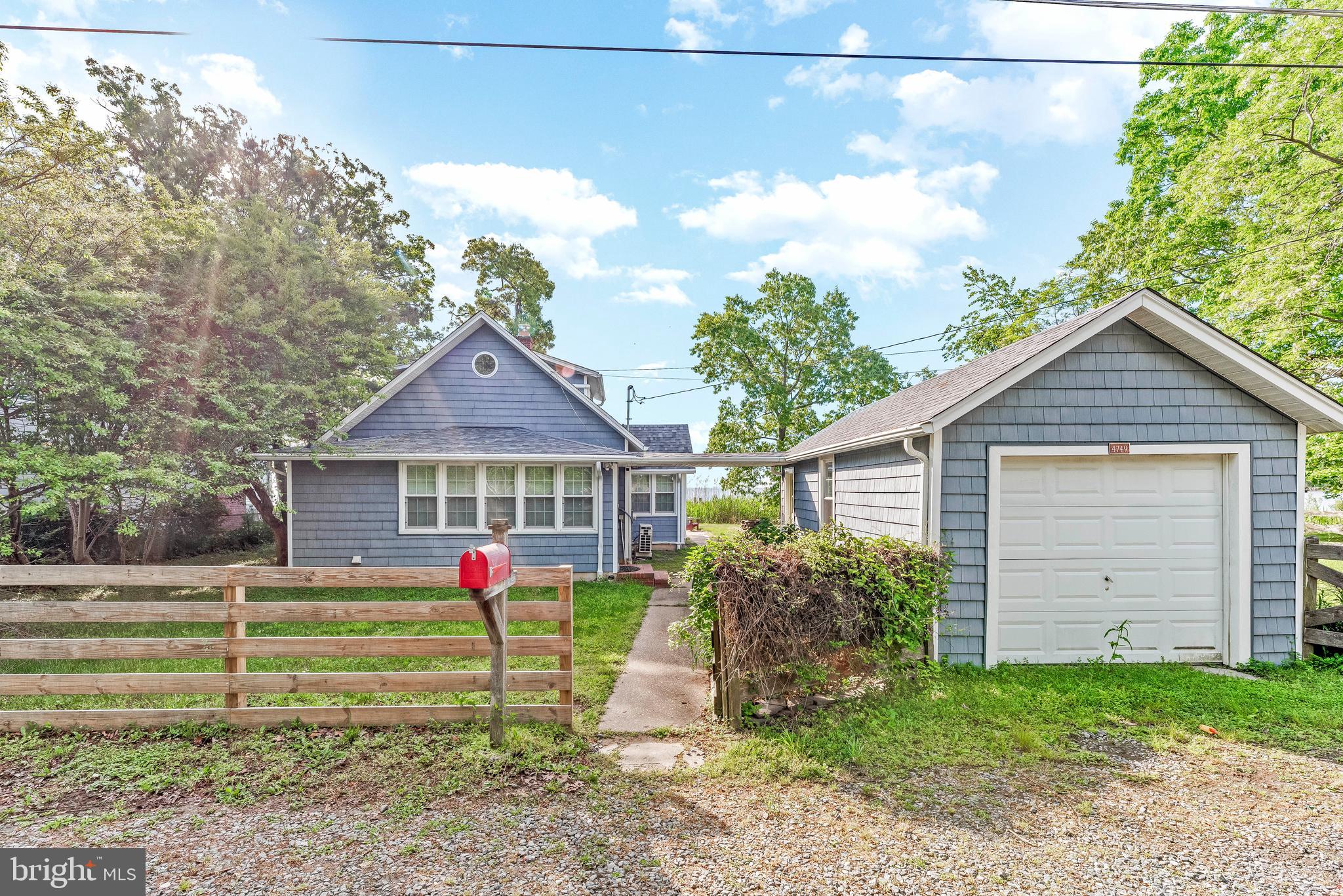 4749 Oak Road Shady Side, MD 20764 - Photo 4 of 51 Perfect cottage with a detached garage!