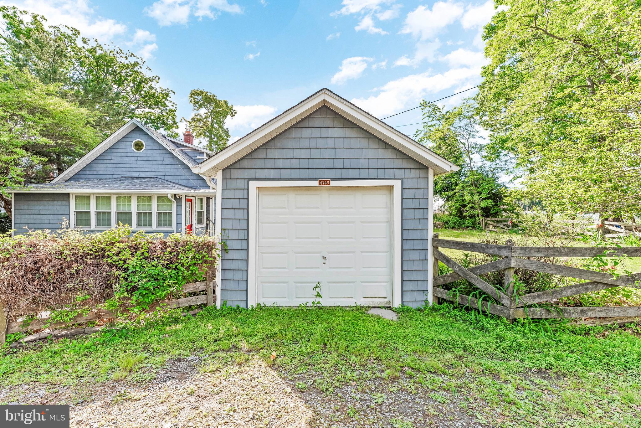 4749 Oak Road Shady Side, MD 20764 - Photo 5 of 51 Single car garage.