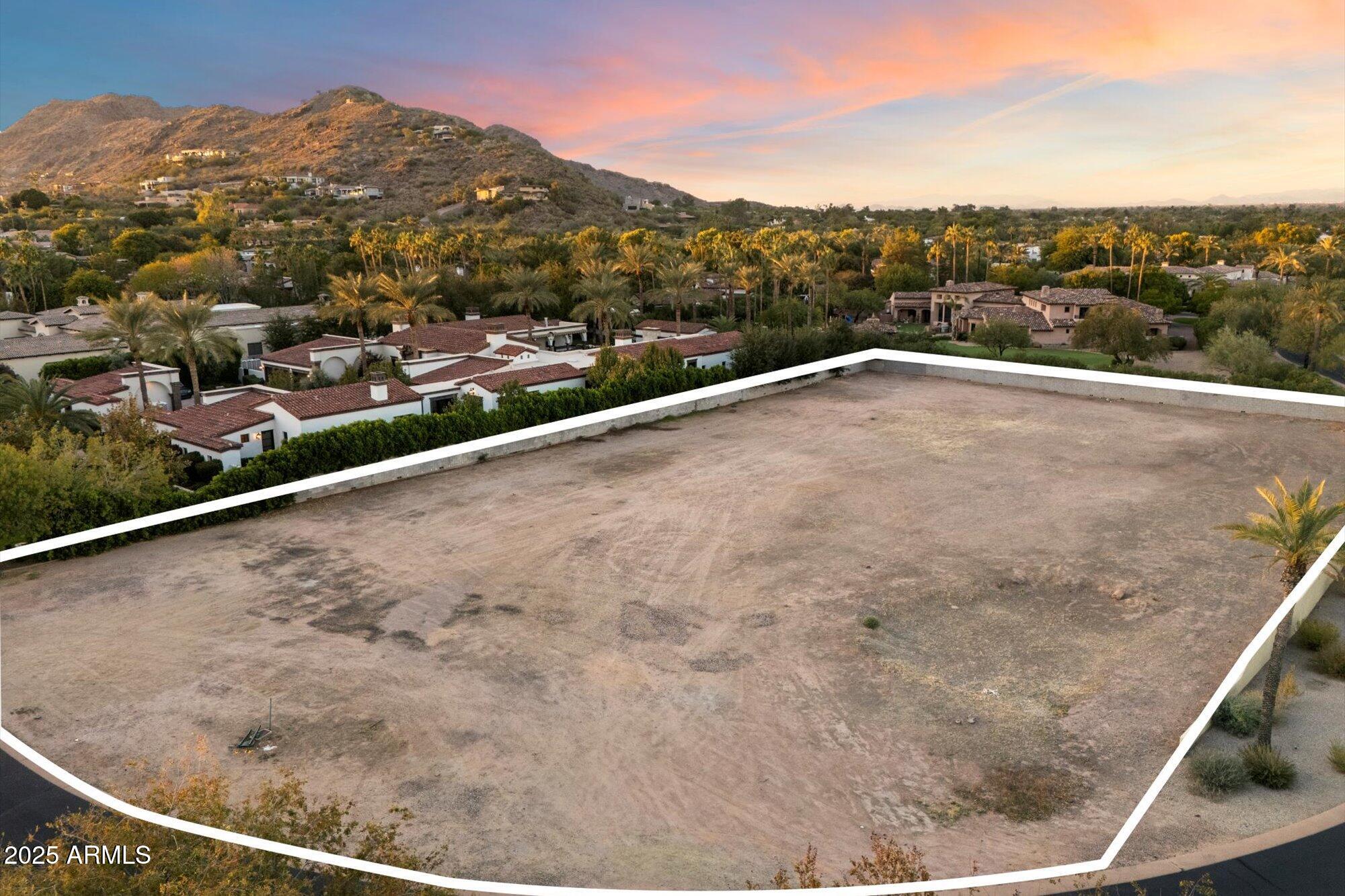 6700 East Cactus Wren Road, Unit 30 Paradise Valley, AZ 85253 - Photo 19 of 32 a view of a terrace view