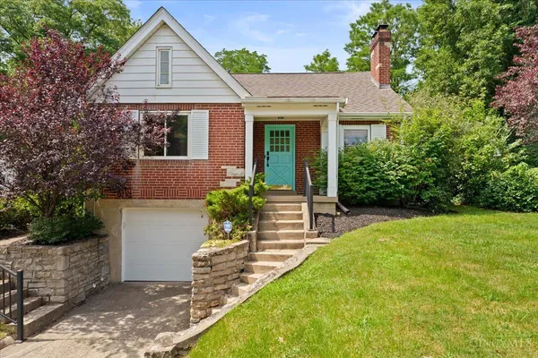 $300,000 | 2304 East Galbraith Road, Reading, OH 45237