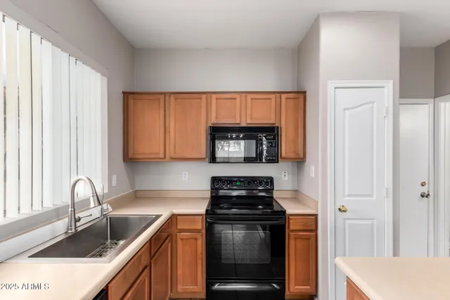 $1,995 | 7503 South 14th Street, Phoenix, AZ 85042