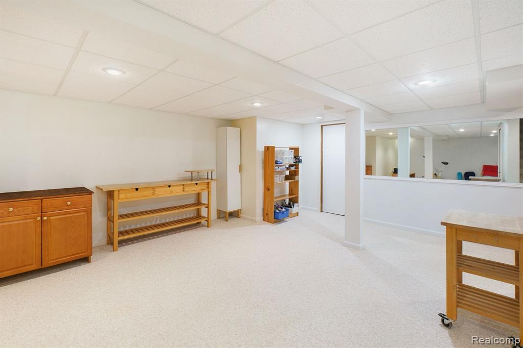 349 Shellbourne Drive Rochester Hills, MI 48309 - Photo 31 of 37