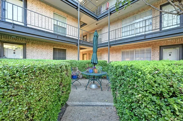 a house view with a outdoor space