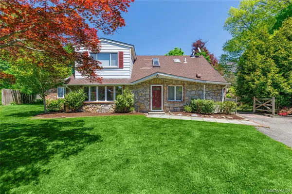 $979,000 | 10 Bell Place, Rye Brook, NY 10573