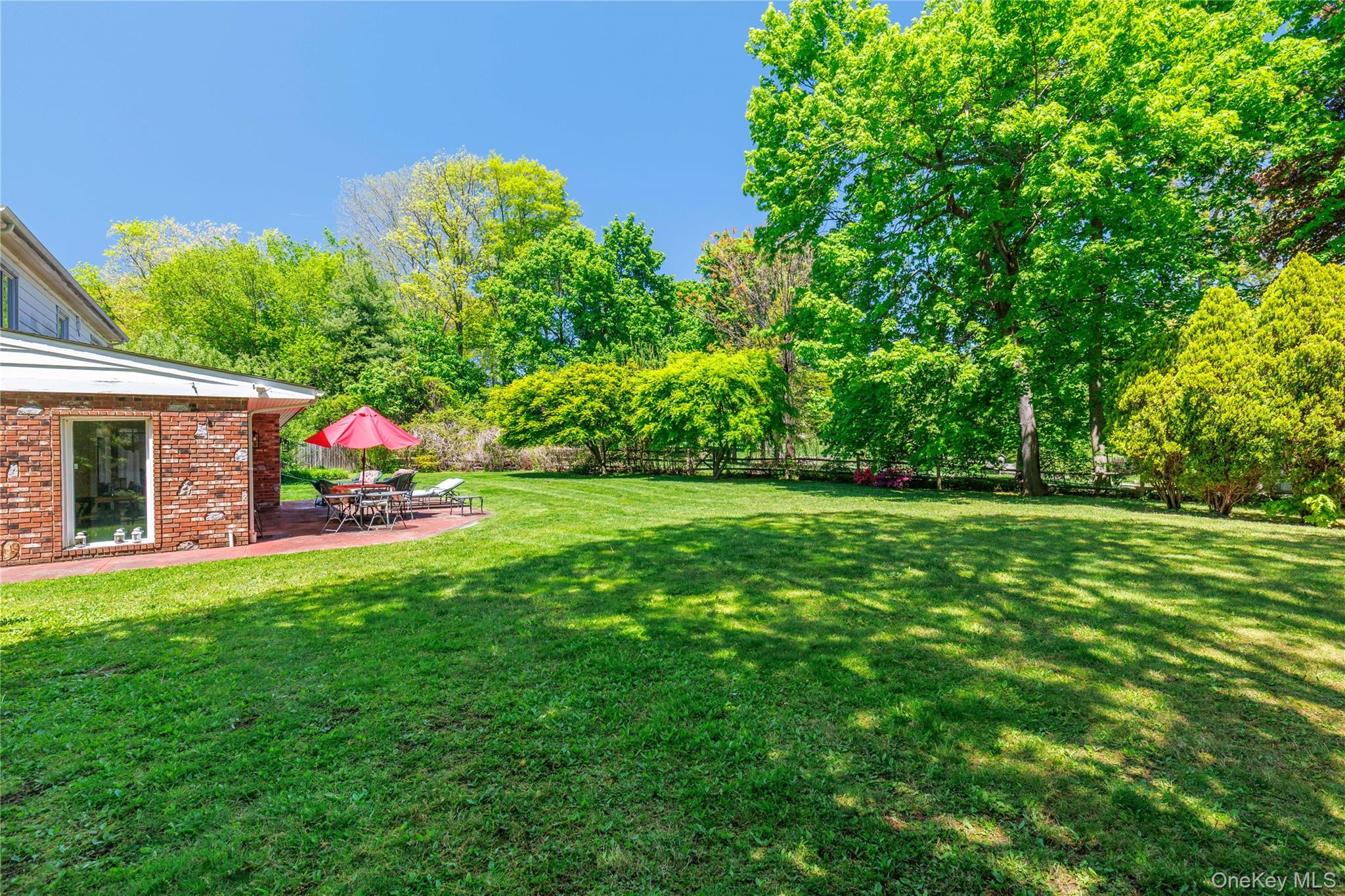 10 Bell Place Rye Brook, NY 10573 - Photo 4 of 25