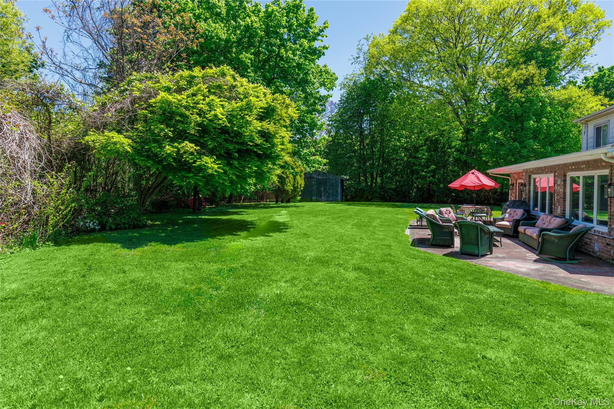 10 Bell Place Rye Brook, NY 10573 - Photo 6 of 25