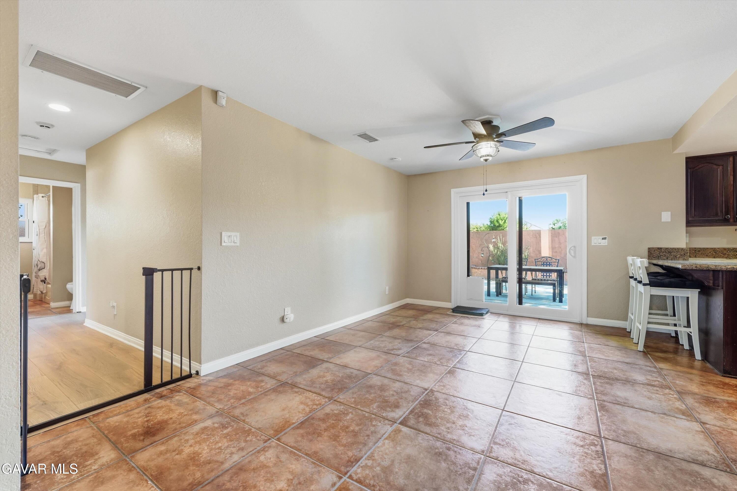 4698 Quartz Hill Road Lancaster, CA 93536 - Photo 8 of 42 17-JYP09561