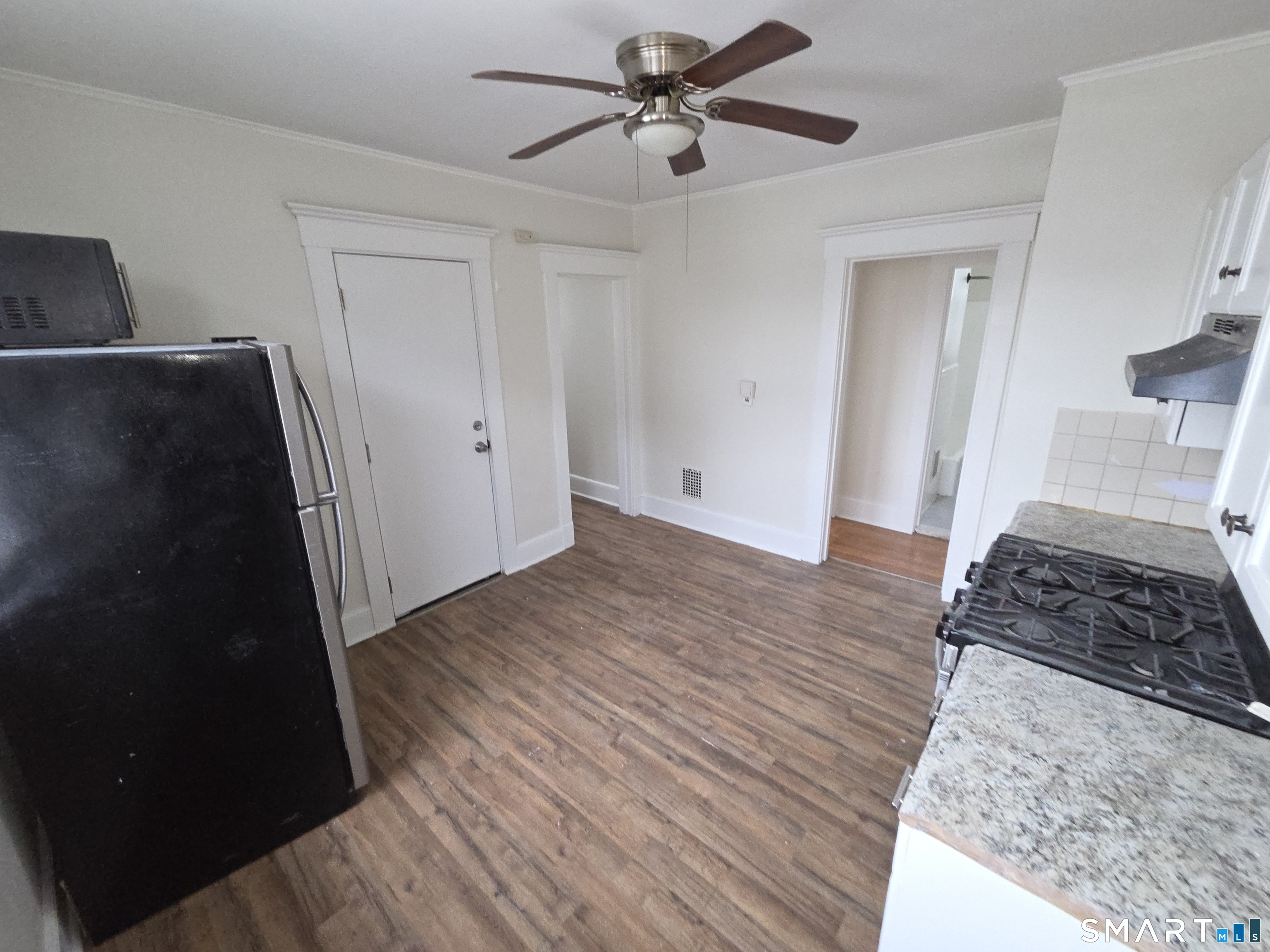 174 Gorham Avenue Hamden, CT 06514 - Photo 4 of 7