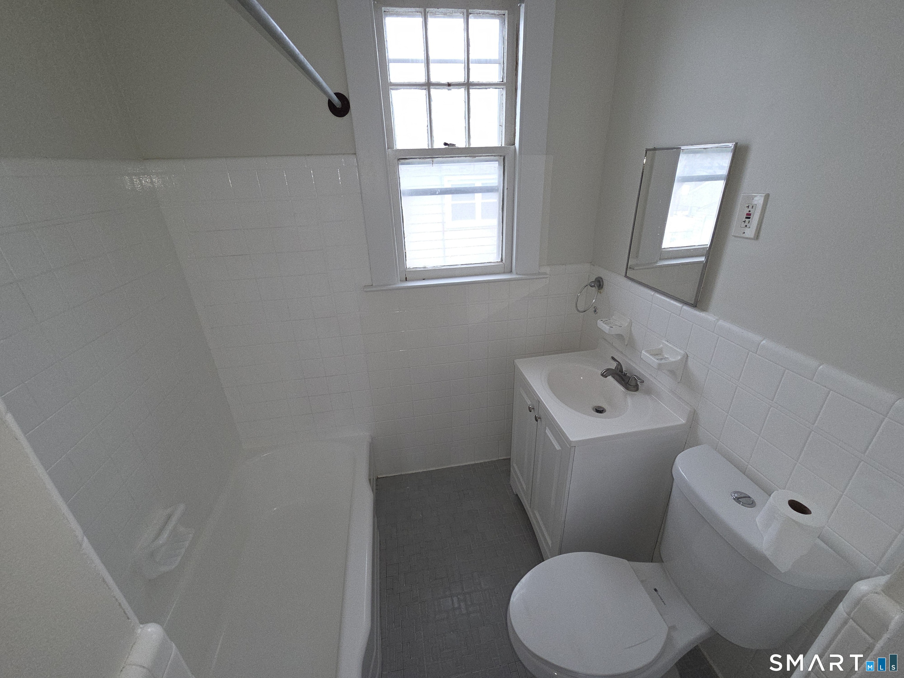 174 Gorham Avenue Hamden, CT 06514 - Photo 6 of 7