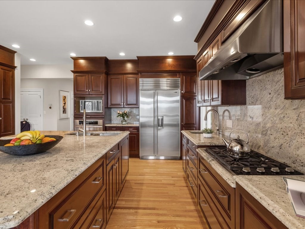 36 Sky View Circle Newton, MA 02459 - Photo 10 of 40