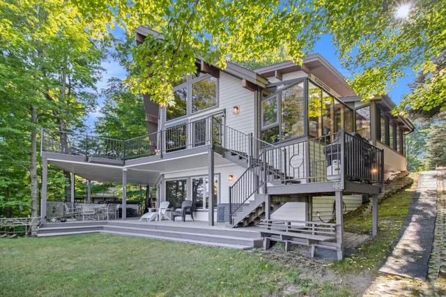 $1,499,000 | 6218 Logger's Lane, Ludington, MI 49431
