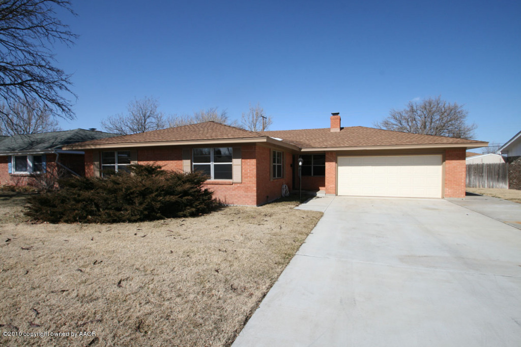 6008 Gainsborough Road Amarillo, TX 79106 - Photo 1 of 16 front view