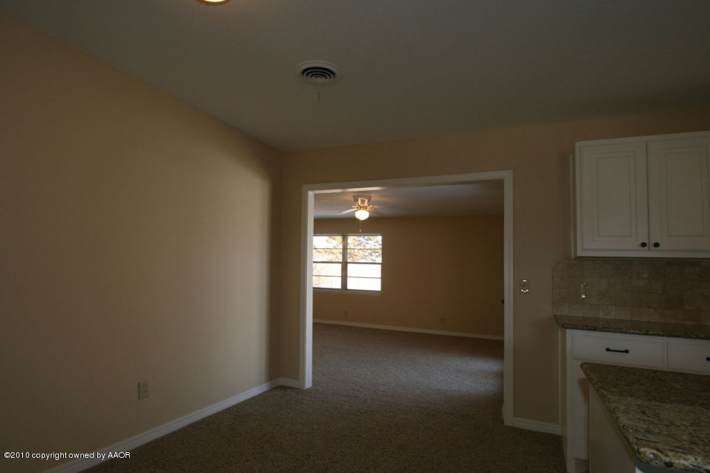 6008 Gainsborough Road Amarillo, TX 79106 - Photo 11 of 16 kitchen a