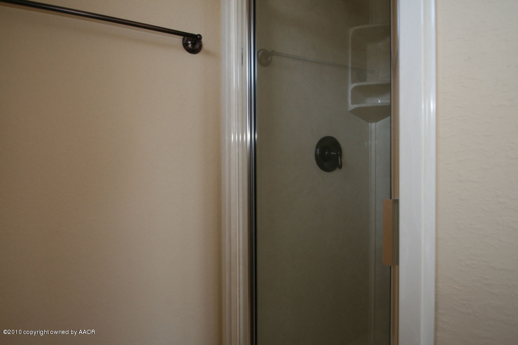 6008 Gainsborough Road Amarillo, TX 79106 - Photo 15 of 16 master bath a
