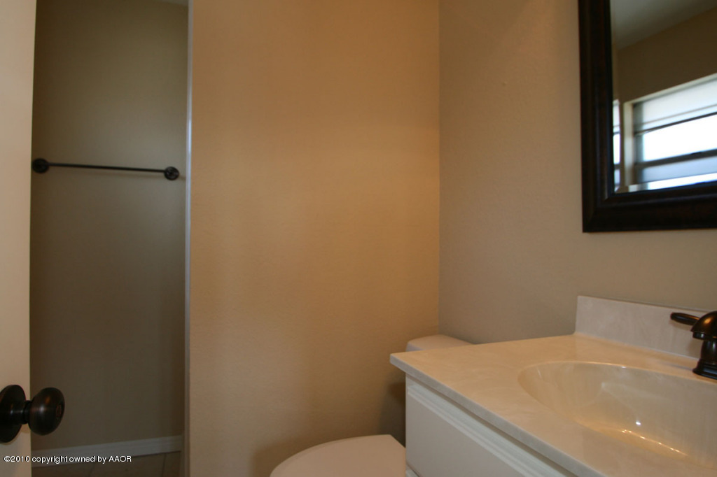 6008 Gainsborough Road Amarillo, TX 79106 - Photo 16 of 16 master bath