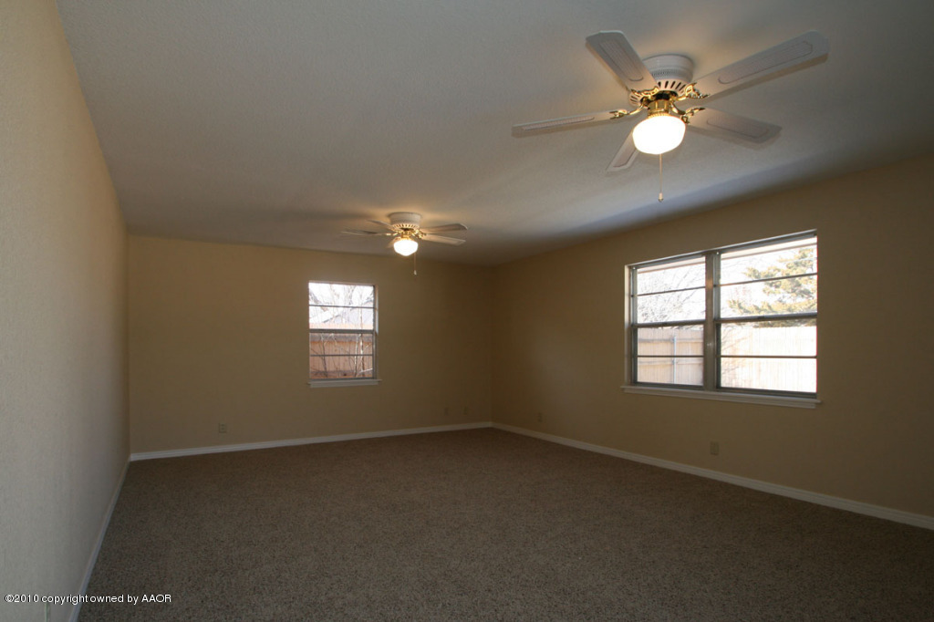 6008 Gainsborough Road Amarillo, TX 79106 - Photo 6 of 16 family room a