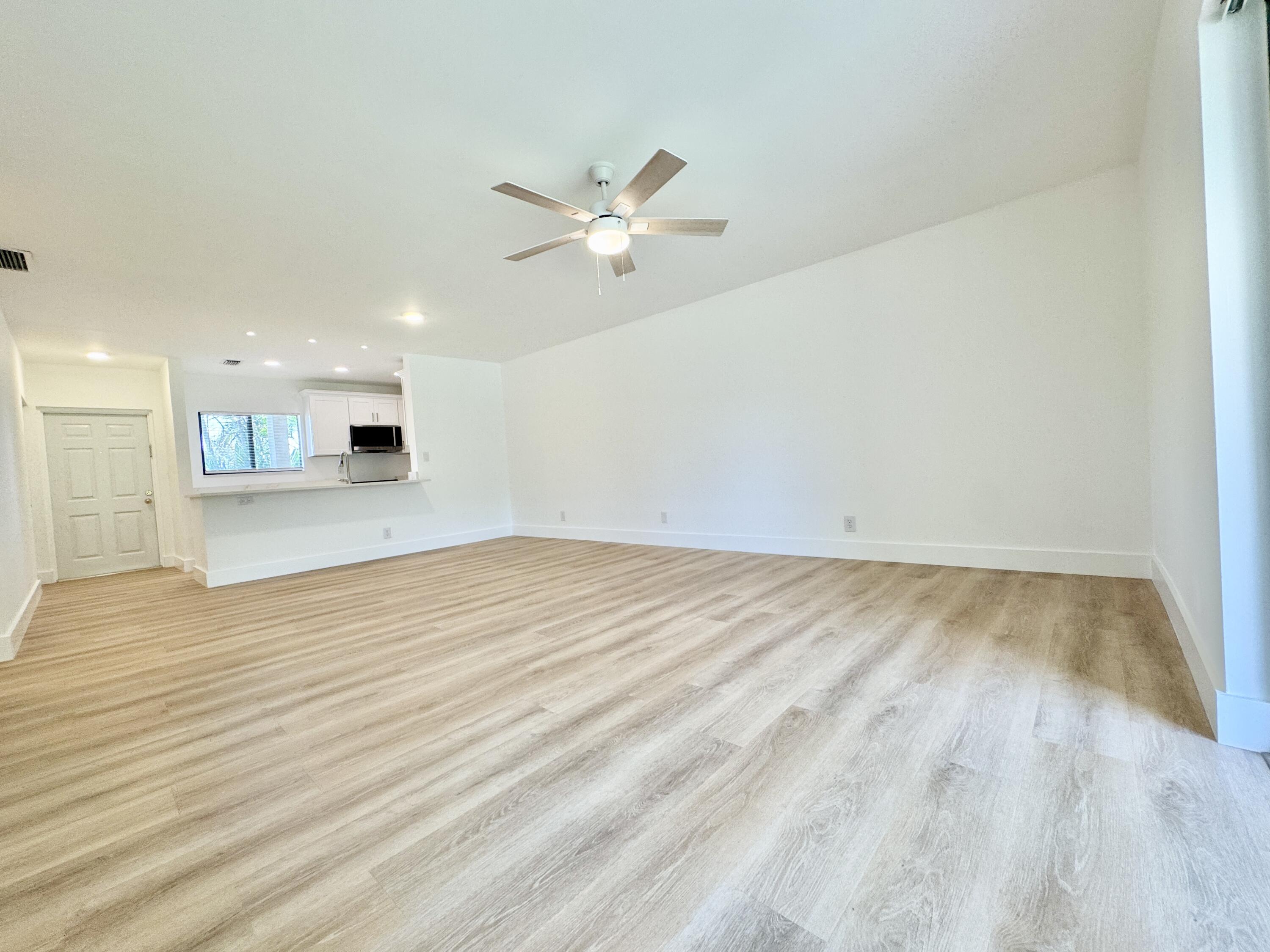 140 Northwest 70th Street, Unit 2030 Boca Raton, FL 33487 - Photo 11 of 53 IMG_8244