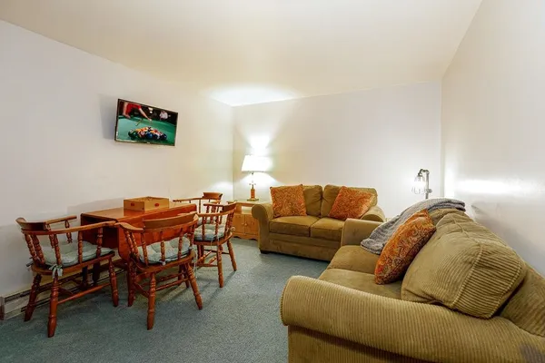 $248,000 | 131 Plum Cove Drive, Galena, IL 61036