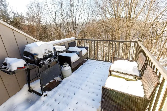 $248,000 | 131 Plum Cove Drive, Galena, IL 61036