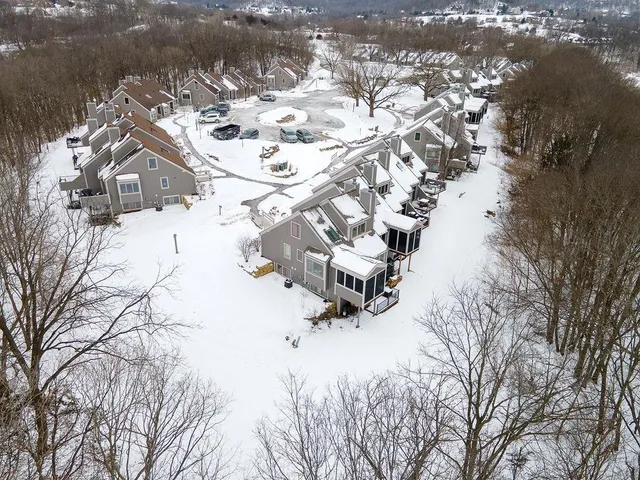 $248,000 | 131 Plum Cove Drive, Galena, IL 61036