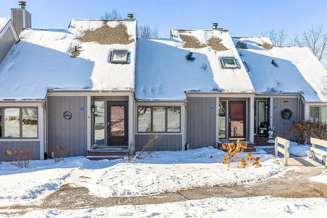 $248,000 | 131 Plum Cove Drive, Galena, IL 61036