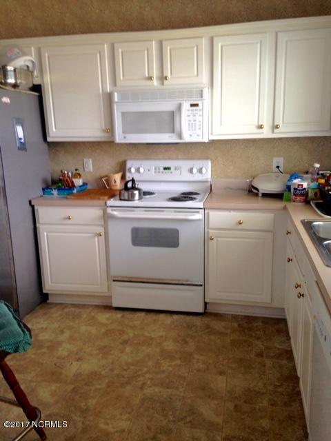 1939 Bridgewood Road Rocky Mount, NC 27804 - Photo 7 of 21 1939 Bridgewood Dr kitchen