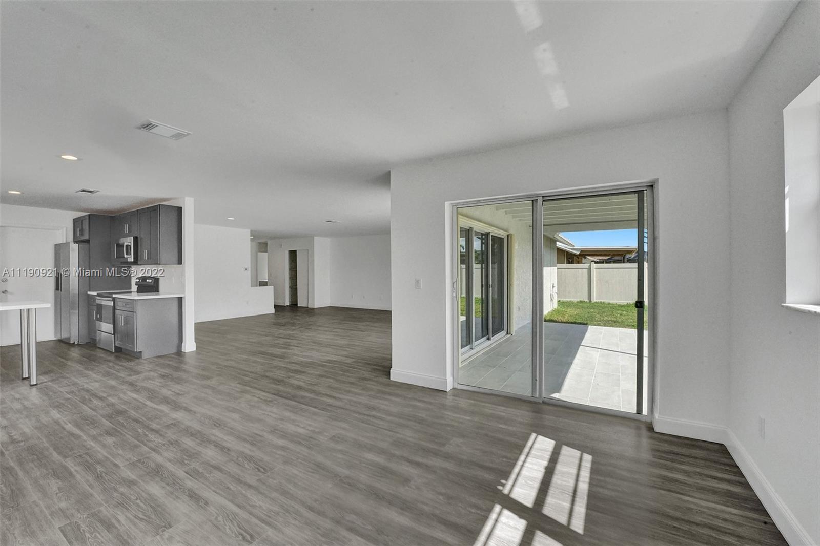23098 Southwest 55th Avenue Boca Raton, FL 33433 - Photo 12 of 49