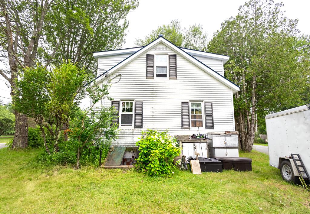 282 Middlesex Road Topsham, ME 04086 - Photo 5 of 25 1-5