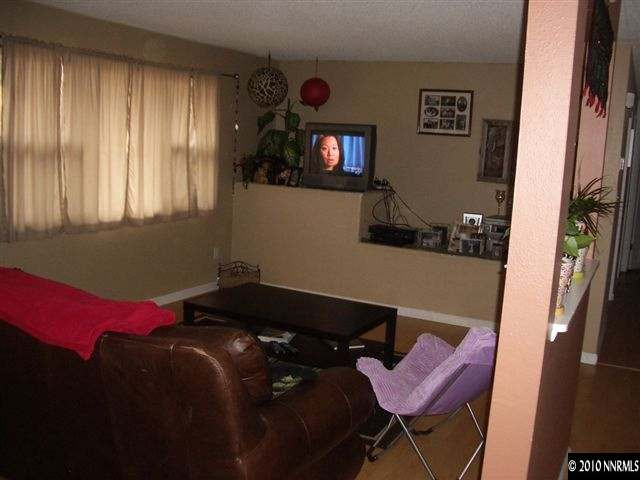 685 Nancy Circle Reno, NV 89503 - Photo 8 of 9 a room with furniture and a window