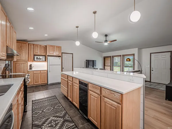 $2,500 | 6166 River Bluff Drive, Newburgh, IN 47630