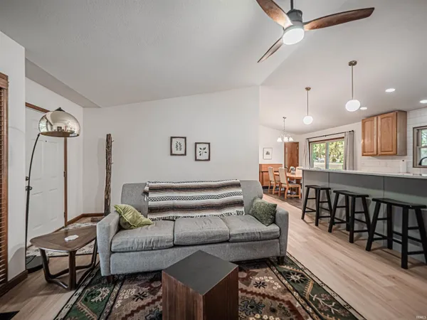 $2,750 | 6166 River Bluff Drive, Newburgh, IN 47630