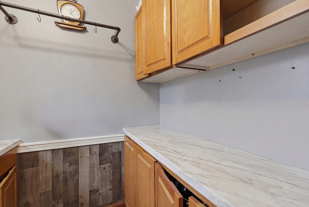 8 Highland Street Clinton, MA 01510 - Photo 11 of 32