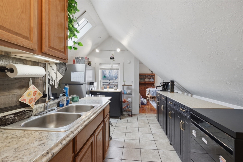 8 Highland Street Clinton, MA 01510 - Photo 19 of 32