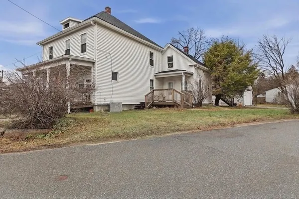 $500,000 | 8 Highland Street, Clinton, MA 01510