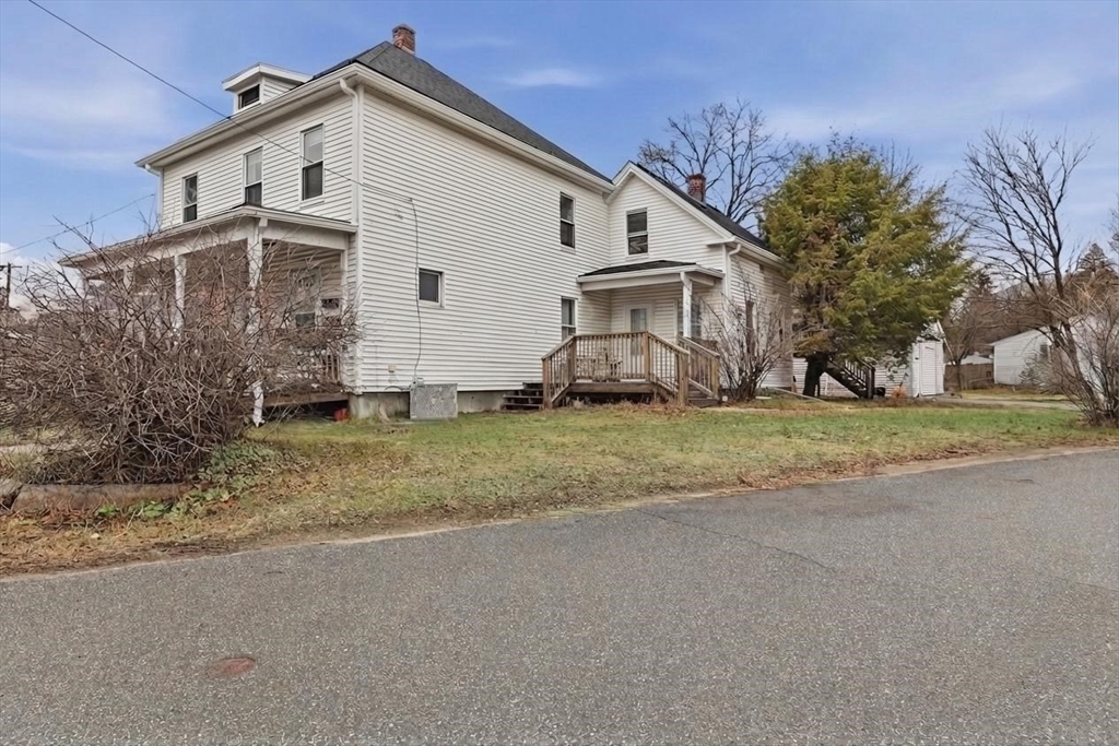 8 Highland Street Clinton, MA 01510 - Photo 3 of 32