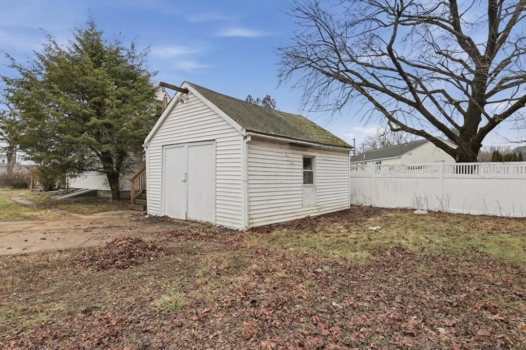 8 Highland Street Clinton, MA 01510 - Photo 31 of 32