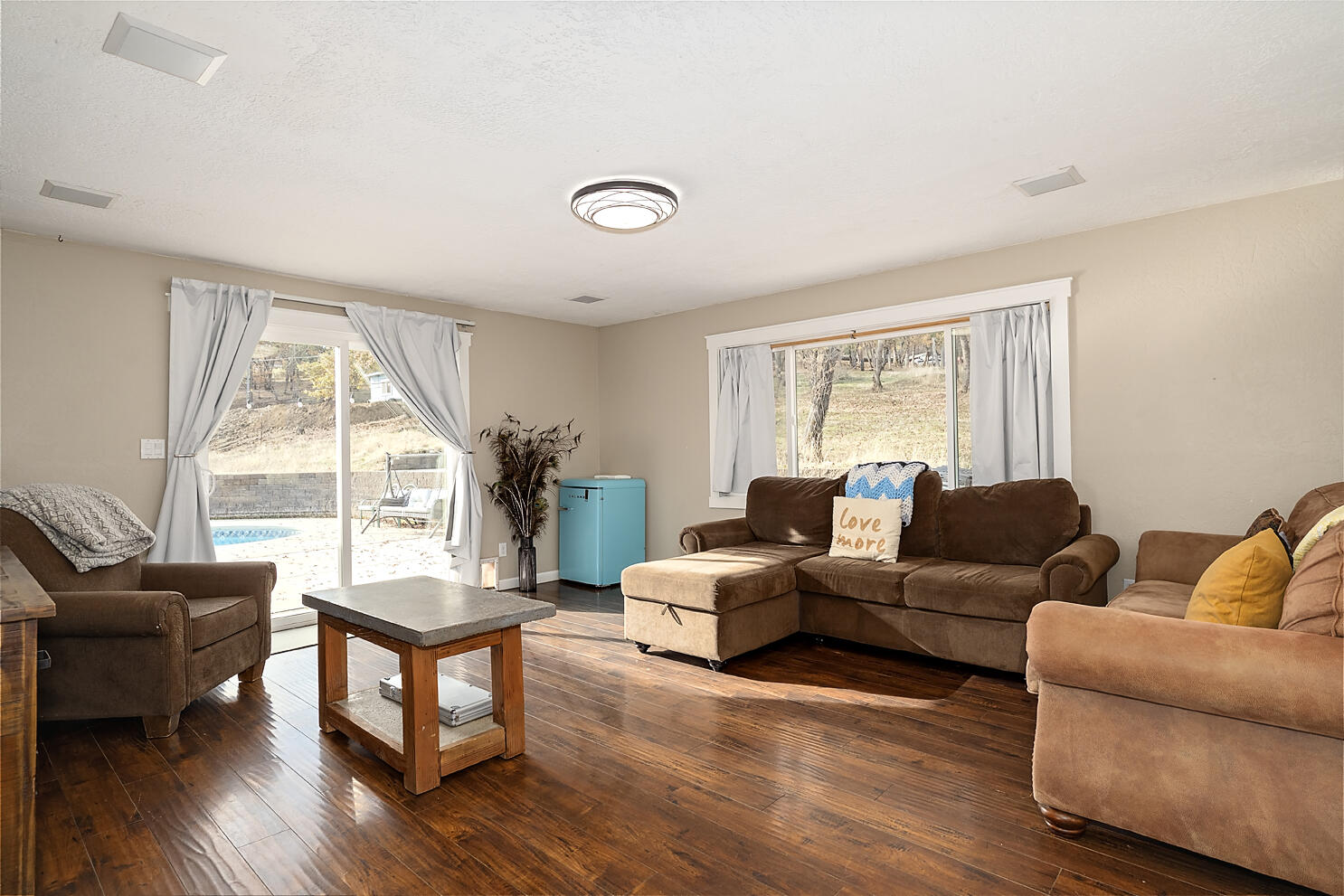 6169 Tamarack Lane Central Point, OR 97502 - Photo 2 of 32