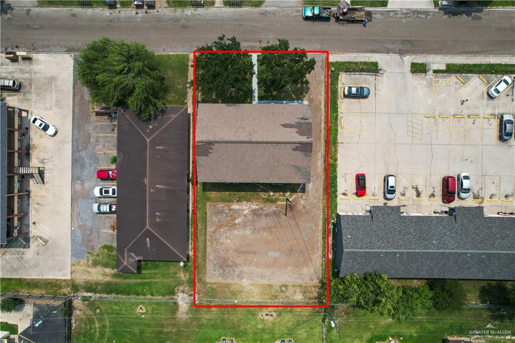 211 Gastel Circle, Unit 2 Edinburg, TX 78539 - Photo 19 of 22 an aerial view of a house with a yard and a large tree