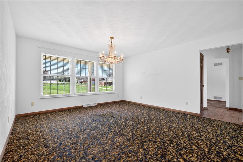 110 Spring Drive Apollo, PA 15613 - Photo 17 of 50 en empty room with windows