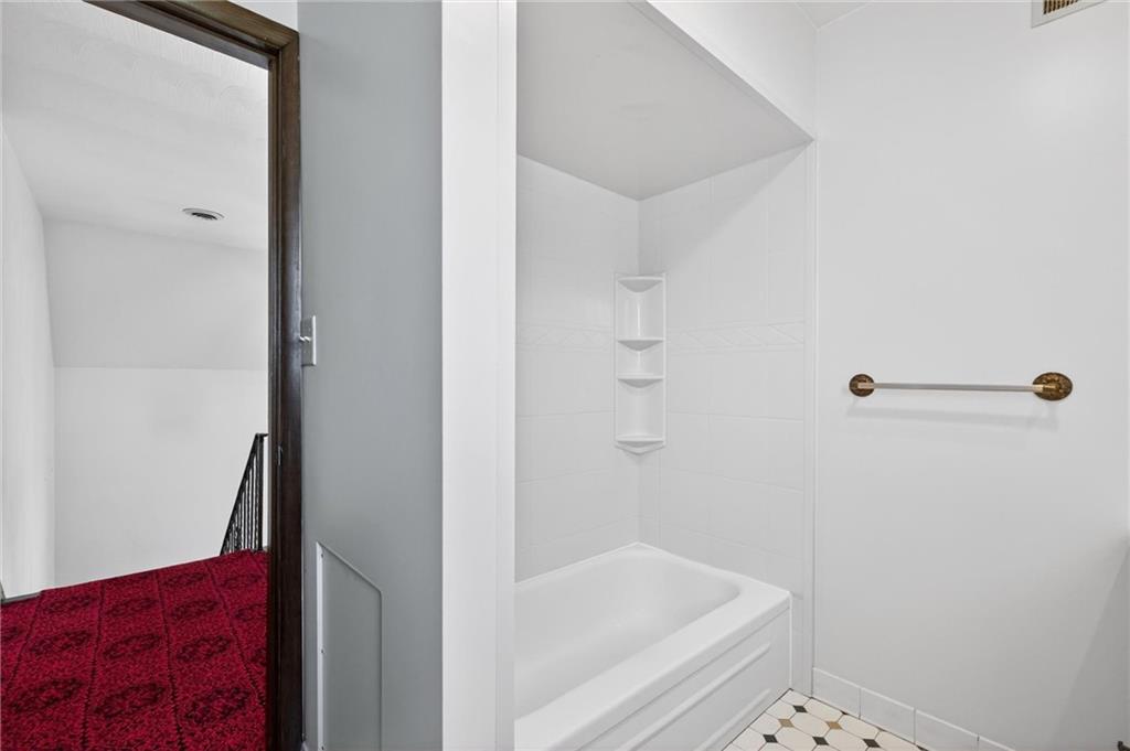 110 Spring Drive Apollo, PA 15613 - Photo 25 of 50 a bathroom with a bathtub