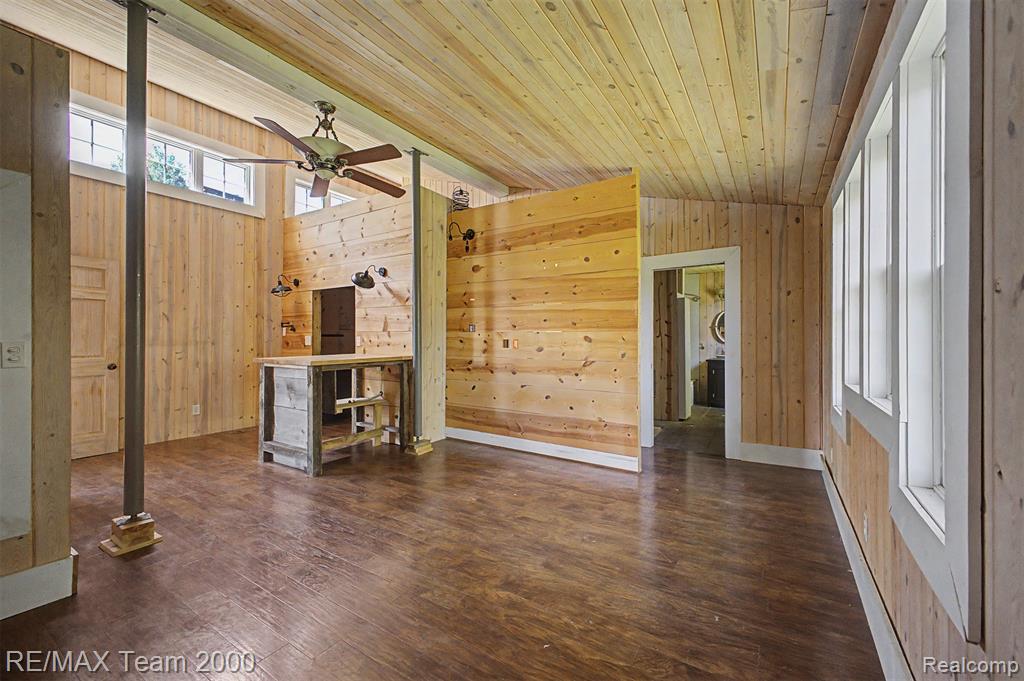 2145 Oakville Waltz Road New Boston, MI 48164 - Photo 43 of 56