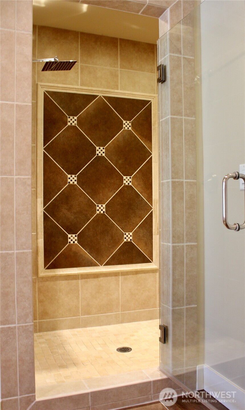61 Windward Drive Bellingham, WA 98229 - Photo 27 of 36 a bathroom with a shower