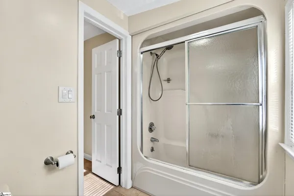 $675,000 | 206 West Killarney Lake, Moore, SC 29369