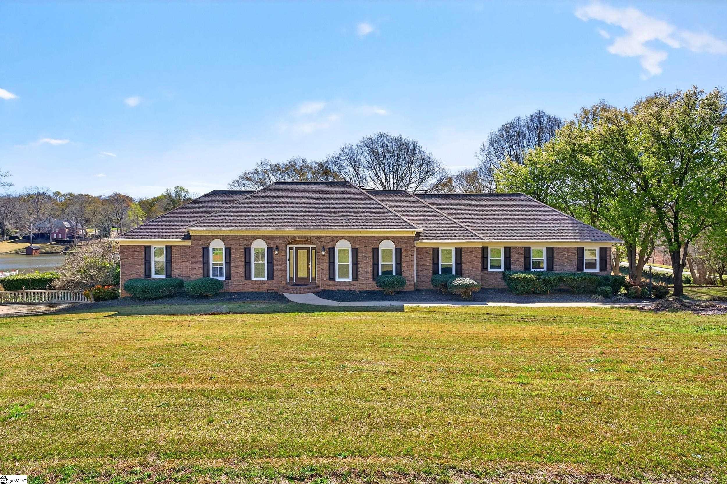 206 West Killarney Lake Moore, SC 29369 - Photo 2 of 50