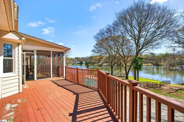 $675,000 | 206 West Killarney Lake, Moore, SC 29369