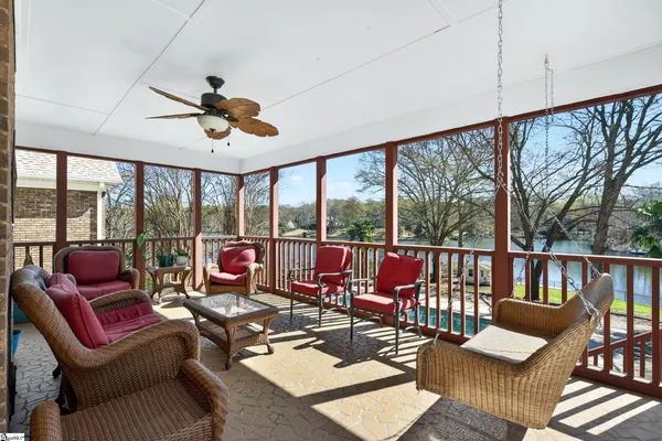 $675,000 | 206 West Killarney Lake, Moore, SC 29369